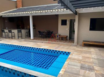 Casa · 300m² · 4 Quartos · 2 Vagas · Casa com 4 Quartos (2 suítes) à Venda, 300m² por R$850.000,00, Coliseu, Londrina-PR