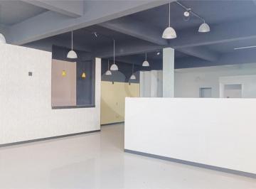 Comercial · 200m² · 2 Vagas · Salão Comercial à venda em Vila galvão - SP