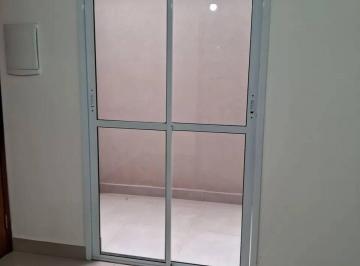 img0 · Com um dormitório, sala, cozinha, banheiro, Área de serviço e Área externa coberta. armário no quart