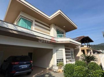 Casa · 228m² · 4 Quartos · 2 Vagas · Casa com 1 Suíte + 3 Quartos na Barra do Rio Cerro