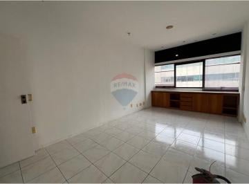 Comercial · 32m² · 1 Vaga · Barra Plaza: Oportunidade Imperdível!