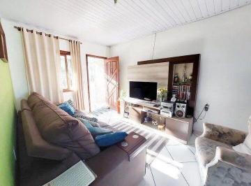 Casa · 70m² · 3 Quartos · 2 Vagas · Casa / 3 Dormitórios / 2 Vagas / Churrasqueira e Piscina / Porto Verde / Jardim