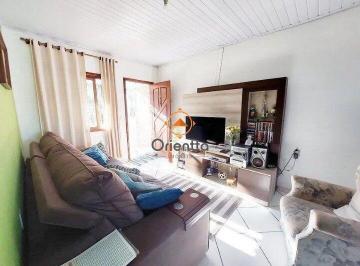 Casa · 70m² · 3 Quartos · 2 Vagas · Casa / 3 Dormitórios / 2 Vagas / Churrasqueira e Piscina / Porto Verde / Jardim