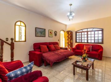 Casa · 200m² · 5 Quartos · 2 Vagas · Casa de 200 m², 5 quartos em Jardim Senice, São Paulo