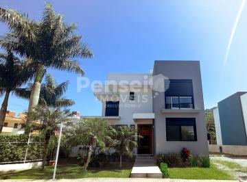 Apartamento · 425m² · 4 Quartos · Casa de Alto Padrão com 4 Suítes a 200m da Praia em Ponta das Canas!