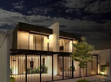 Casa · 257m² · 3 Quartos · 2 Vagas · Casa triplex geminada à venda no bairro Santo Agostinho