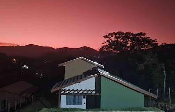 e8c7cd2c2c6b8a3477c95bcc327b3ed4ed2d2c32 · Casa com 3 dormitórios à venda, 160 m² por R$ 1.350.000,00 - Pinhalzinho - Santo Antônio do Pinhal/S