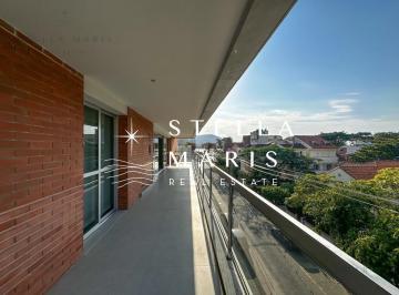 Foto 01 · Urca, Apartamento com 253 m2, varandão, totalmente reformado com 4 quartos, sendo 2 suítes e 3 vagas