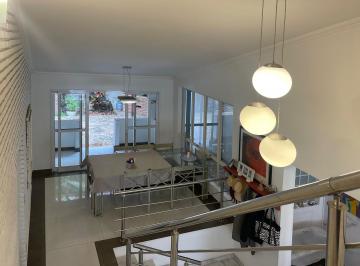 Casa de 4 quartos, São Paulo · Linda casa de Vila com portão e guarda 24h de 250m2 em Paraíso de Morumbi