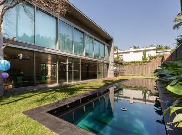 Casa · 1100m² · 4 Quartos · 13 Vagas · Residência com 1.200m² 4 Suítes no Jardim América