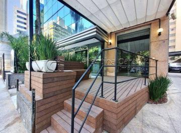 Comercial · 120m² · Aluga-se loja na Frei Caneca, 120m², deck.
