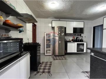 Casa · 351m² · 3 Quartos · 1 Vaga · Casa com terraço à venda em Irajá: Conforto e Localização Ideal