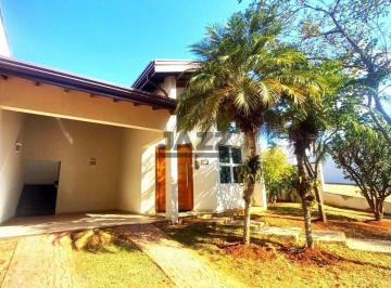 Casa · 180m² · 3 Quartos · 2 Vagas · Casa Térrea com Quintal , 3 quartos sendo 2 Suítes em Condomínio - Betel/Paulínia