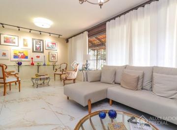 733541_iyhg835ci92_73354168a770f80519c.jpg · Casa com 300m² no bairro Ipanema