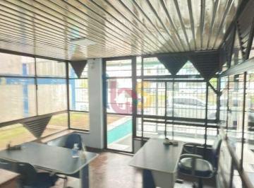 Comercial · 335m² · 4 Vagas · Alugo Ponto Comercial no Centro