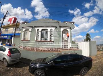 Fachada. · Casa comercial em Nova Rússia.
