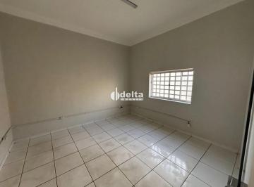 Comercial · 40m² · Comodo comercial disponível para locação no bairro Martins em Uberlândia-MG