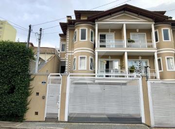 Casa · 245m² · 3 Quartos · 5 Vagas · Sobrado de 245 mts², Impecável, 03 quartos (3 suítes), 5 vagas, em Santana