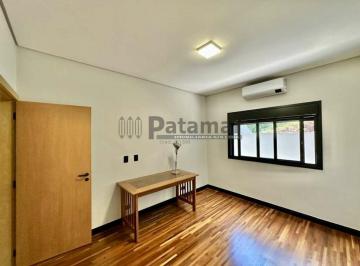 Casa · 321m² · 3 Quartos · 4 Vagas · Casa Térrea, 3 suítes, piscina aquecida na rua Shopping Granja Vianna.