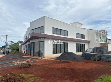 Comercial · 67m² · 1 Vaga · Loja comercial disponível para locação e venda no bairro Jardim Karaíba em Uberlândia-MG.