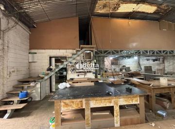 Comercial · 380m² · Galpão comercial disponível para venda no bairro Daniel Fonseca em Uberlândia-MG.
