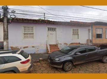 Casa · CASA RESIDENCIAL, NA RUA MANOEL CAETANO, 175, CENTRO, PARACATU/MG