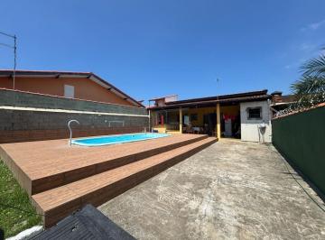 Casa de 2 quartos, Itanhaém · Casa lote inteiro com piscina lado praia em Itanhaém