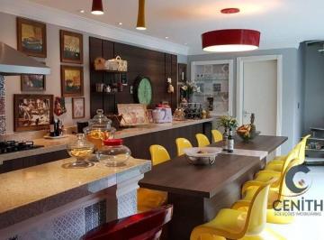 Casa de 5 quartos, Carapicuíba · Linda Casa com 5 suítes, espaço gourmet, adega, piscina, atêlie! 700 m²