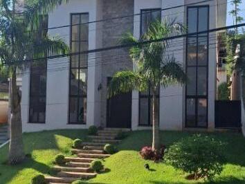 Casa · 600m² · 3 Quartos · 6 Vagas · Sofisticação e Conforto na Granja Viana – Sua Nova Casa dos Sonhos!