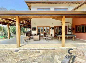 Casa · 2534m² · 4 Quartos · 6 Vagas · Fazendinha - 4sts, lareira, varanda gourmet, piscina e campinho! 540 m²