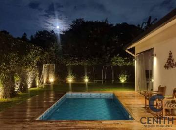 Casa · 277m² · 3 Quartos · 3 Vagas · Maravilhosa Casa com 3 suítes, gourmet, living integrado, closet, hidro!