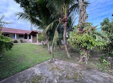 Casa de 3 quartos, Itanhaém · Casa com espaço pra piscina em Itanhaém  lado praia