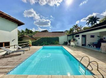 Casa de 4 quartos, Carapicuíba · Casa à venda na Granja Viana com 4 dormitórios, 3 suítes, piscina e lazer total