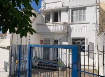 Casa · 56m² · 7 Quartos · 2 Vagas · Excelente Oportunidade – Imóvel Comercial ao Lado do Hospital Moinhos de Vento