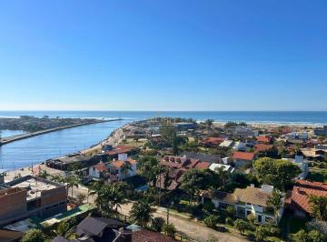 Apartamento · 400m² · 4 Quartos · 2 Vagas · Cobertura mobiliada com piscina e vista no Residencial da Barra – Torres/RS