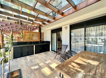 Casa · 250m² · 4 Quartos · 4 Vagas · Imoveis - no Balneario Praia do Perequê