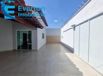Foto 01 · Casa com 168 m² de área construída, 3 quartos (1 suíte, 1 closet e banheira de hidromassagem), var. 