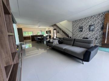 4 · Casa de 550m² com 3 quartos sendo 2 suítes no Itacorubi