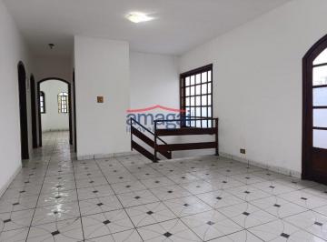 13 · Casa com ponto comercial!