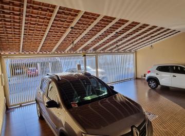 Casa de 4 quartos, Taguatinga · Casa 3 Qtos QNE 13 Ar-condicionado Porcelanato Aceita FGTS e Financ. Bancário