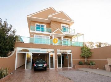 Casa · 3500000m² · 3 Quartos · 6 Vagas · Casa ampla com 3 Suítes no Rebouças