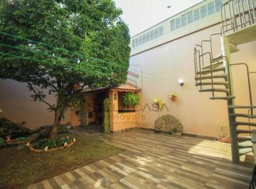 Casa · 210m² · 4 Quartos · 5 Vagas · Sobrado a venda no Bairro da mooca com 4 quartos