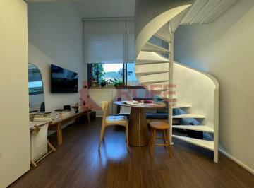 Apartamento · 32m² · 1 Quarto · Studio novo reformado com quarto no mezanino e pé direito de 3,70m
