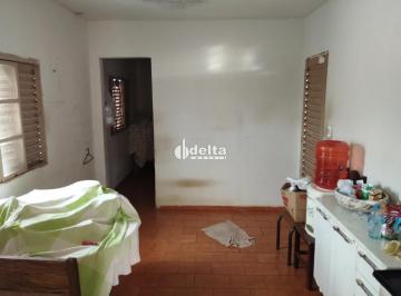 Casa · 321m² · 4 Quartos · 6 Vagas · Casa residencial com 4 quartos sendo 1 suíte disponível para venda no bairro Tubalina em Uberlândia-