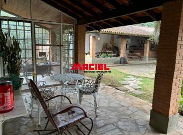 Casa · 630m² · 4 Quartos · 3 Vagas · CHÁCARA COM POMAR A VENDA - À 15 MINUTOS DO CENTRO DE SJC