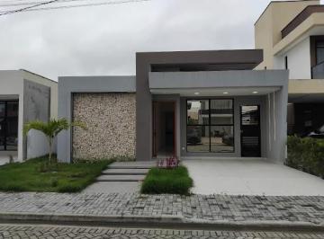 9c910b20d7f3f18870cedc67a7f815e0db34bd1c · Casa com 3 Quartos + Piscina Privativa, em Condomínio Fechado