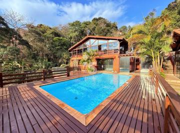 Casa de 6 quartos, Petrópolis · Casa à venda dentro de condomínio em Itaipava
