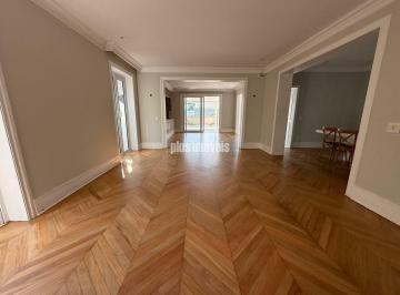 Casa · 520m² · 4 Quartos · 4 Vagas · Casa Exclusiva no Pacaembu - Pronta para Morar com Conforto, Sofisticação e Segurança
