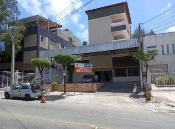 Casa · 462m² · 2 Quartos · 20 Vagas · Predio comercial ou residencial, a poucos metros da Avenida Dolor Barreira.
