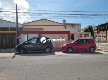 Casa · 246m² · 3 Quartos · 2 Vagas · Casa Padrão em Fortaleza